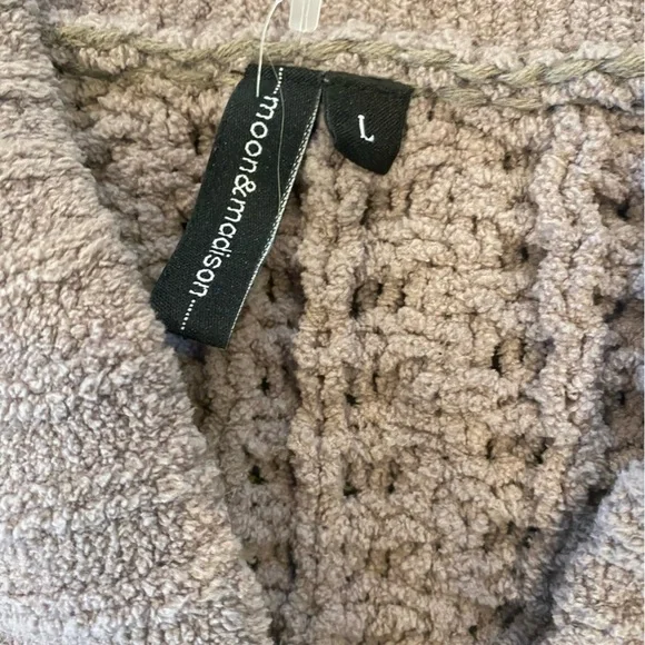Moon + Madison sweater size lg - Picture 3 of 4